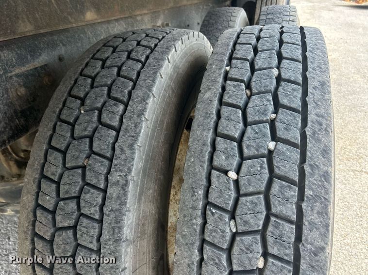 image for item EK8090 2006 Mack CV Granite dump truck