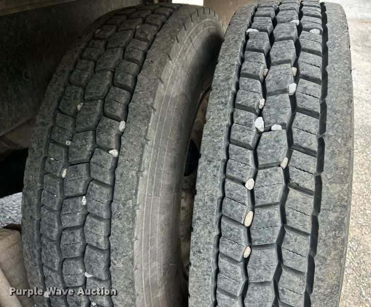 image for item EK8090 2006 Mack CV Granite dump truck