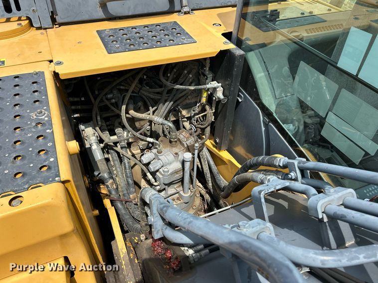 image for item EK8091 2013 John Deere 160G LC excavator