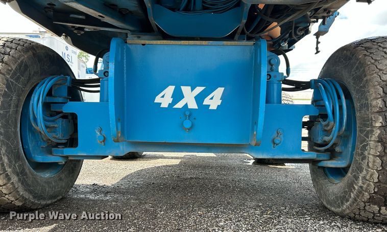 image for item EK8124 2005 Genie S-60 boom lift