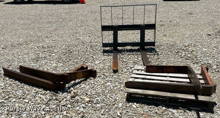 image for item EK8136 Skid steer forks