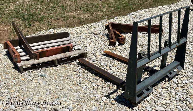 image for item EK8136 Skid steer forks