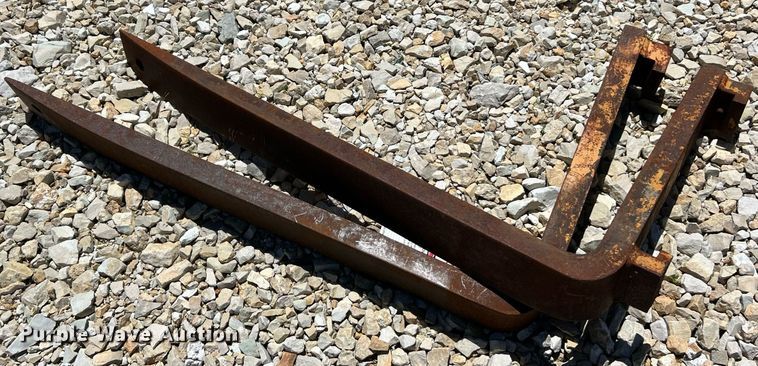 image for item EK8136 Skid steer forks