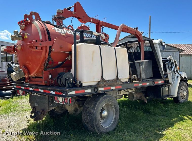 image for item EK8145 2000 Sterling L7501 flatbed truck