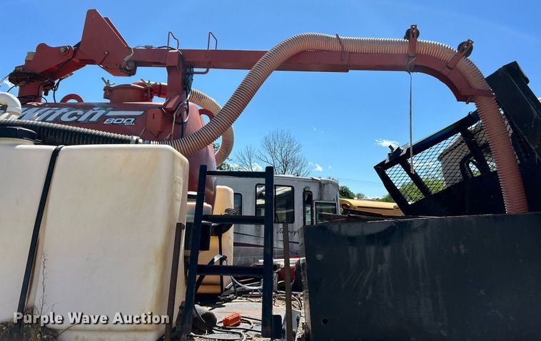 image for item EK8145 2000 Sterling L7501 flatbed truck