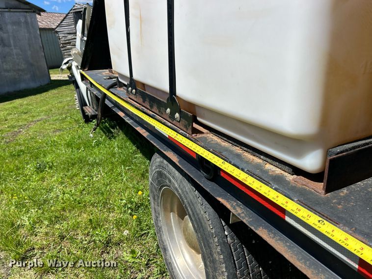 image for item EK8145 2000 Sterling L7501 flatbed truck