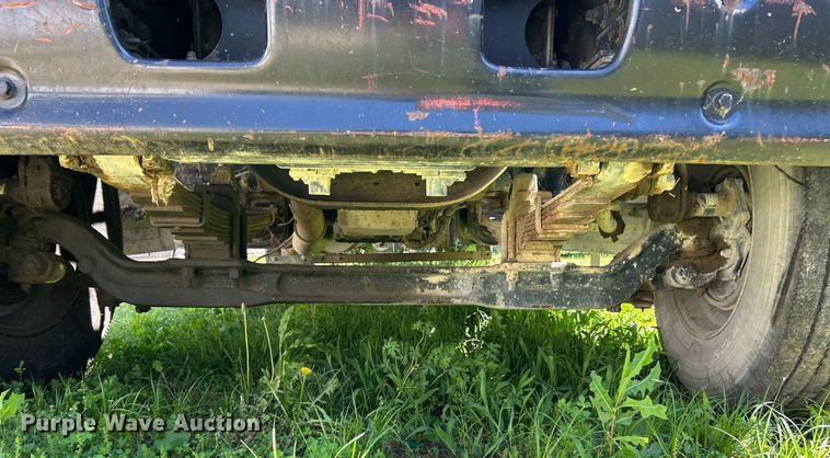 image for item EK8145 2000 Sterling L7501 flatbed truck