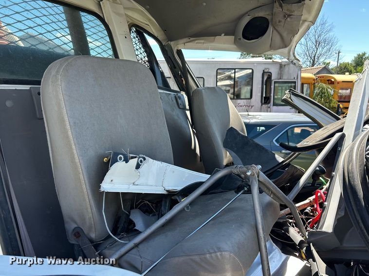 image for item EK8145 2000 Sterling L7501 flatbed truck