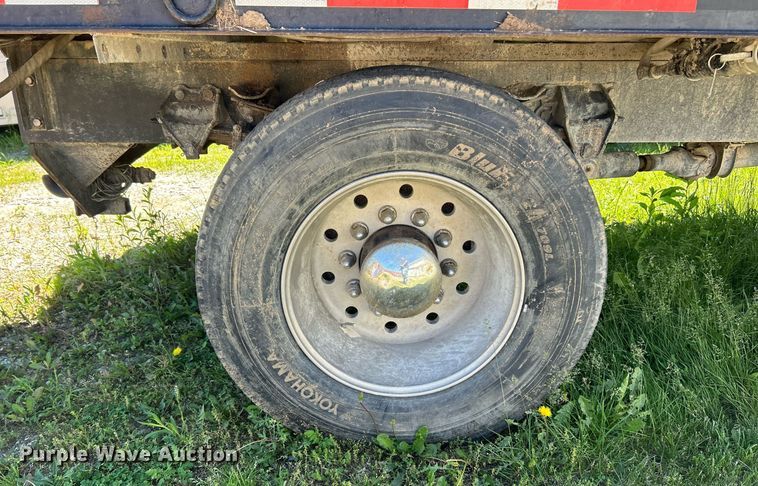 image for item EK8145 2000 Sterling L7501 flatbed truck