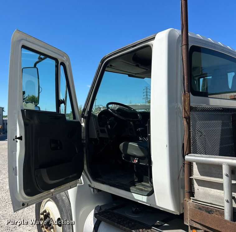 image for item EK8149 2014 International MA025 flatbed truck