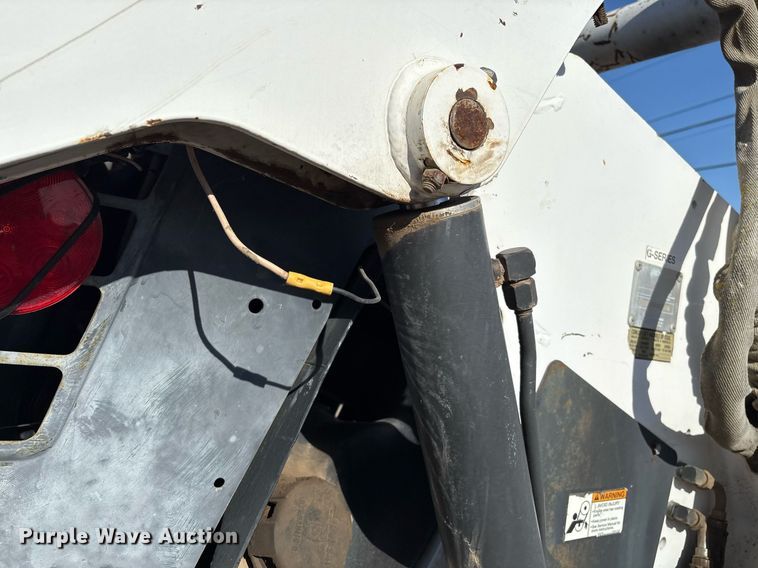 image for item EL2090 2001 Bobcat 873 skid steer loader