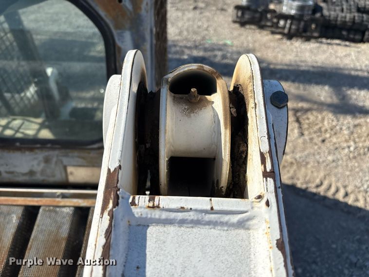 image for item EL2090 2001 Bobcat 873 skid steer loader