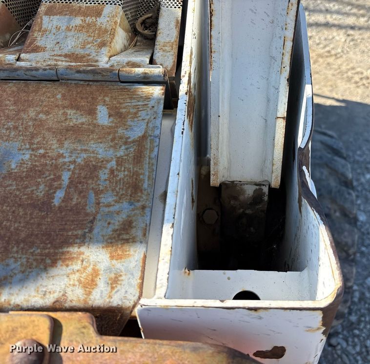 image for item EL2090 2001 Bobcat 873 skid steer loader