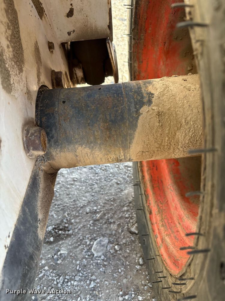 image for item EL2090 2001 Bobcat 873 skid steer loader