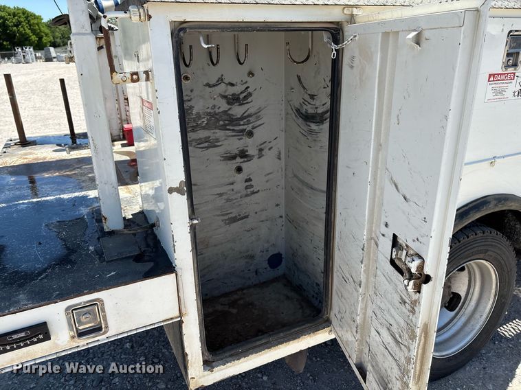 image for item EL2106 2017 Dodge Ram 5500 bucket truck