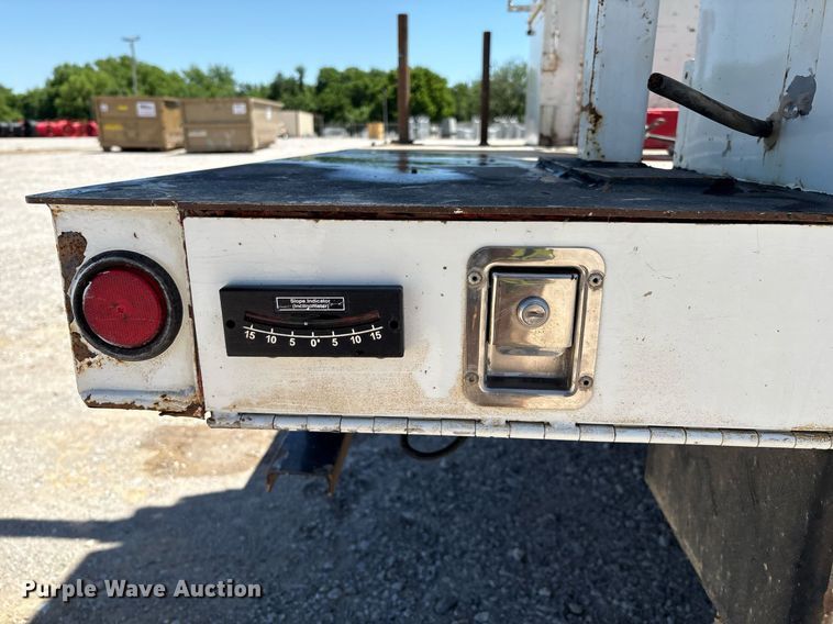 image for item EL2106 2017 Dodge Ram 5500 bucket truck