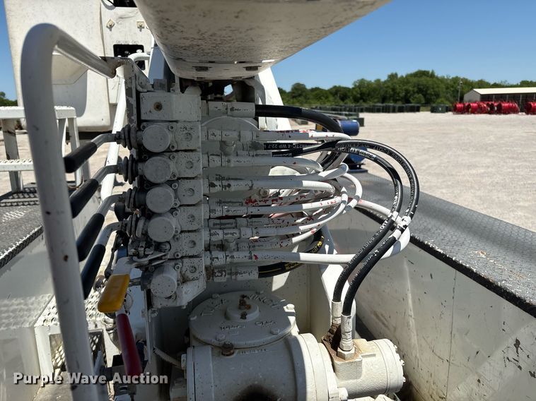 image for item EL2106 2017 Dodge Ram 5500 bucket truck