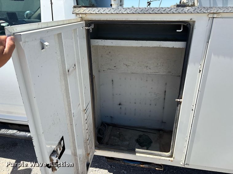 image for item EL2106 2017 Dodge Ram 5500 bucket truck