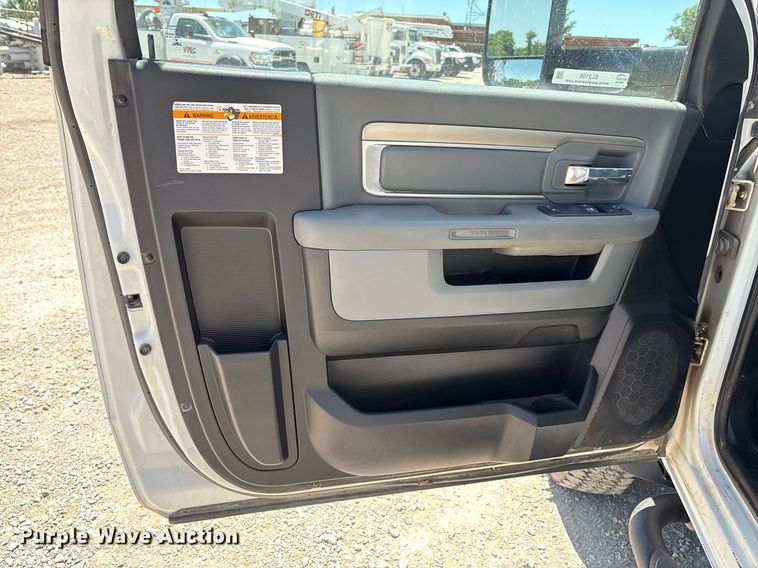 image for item EL2106 2017 Dodge Ram 5500 bucket truck