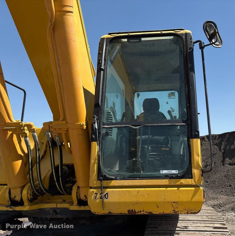 image for item EM2520 2004 Komatsu PC400LC-7 excavator