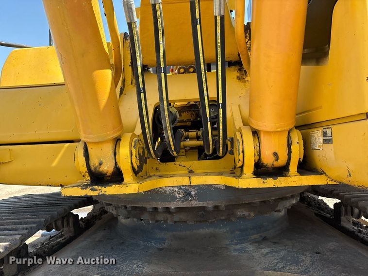 image for item EM2520 2004 Komatsu PC400LC-7 excavator