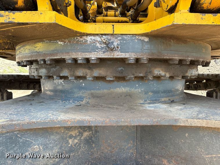 image for item EM2520 2004 Komatsu PC400LC-7 excavator