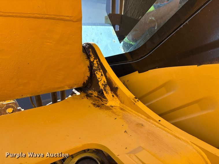 image for item EM2520 2004 Komatsu PC400LC-7 excavator