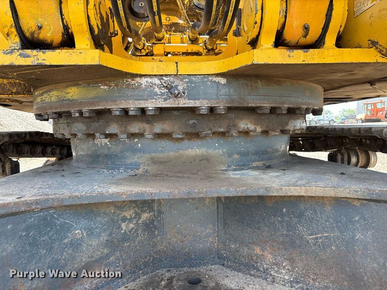 image for item EM2520 2004 Komatsu PC400LC-7 excavator