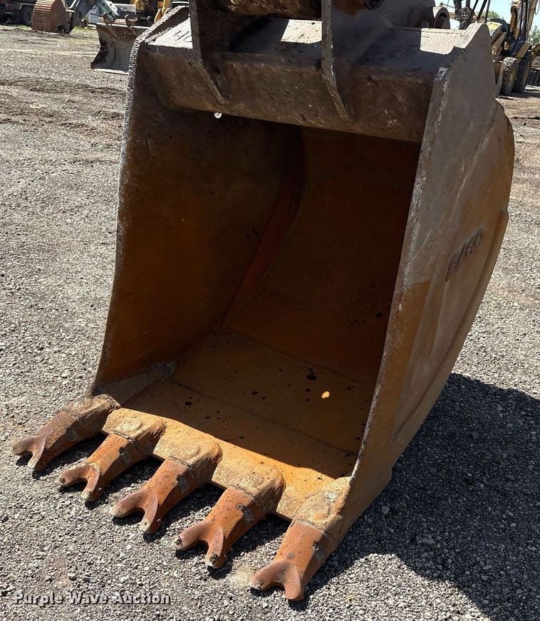 image for item EM2520 2004 Komatsu PC400LC-7 excavator