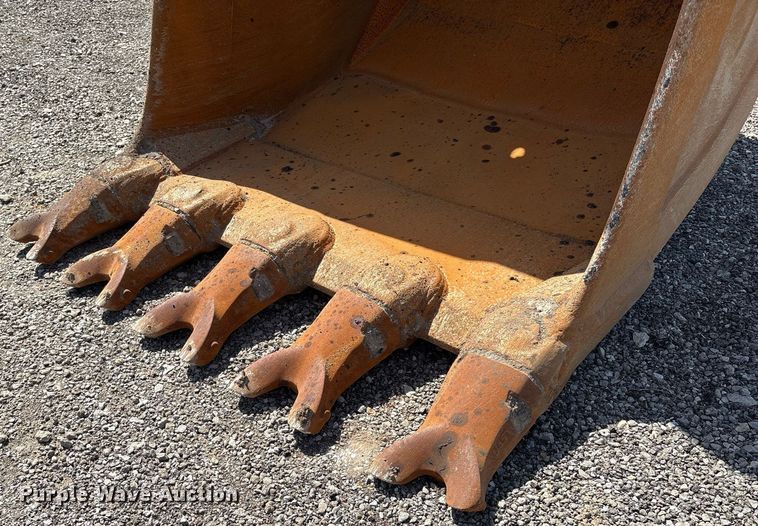 image for item EM2520 2004 Komatsu PC400LC-7 excavator