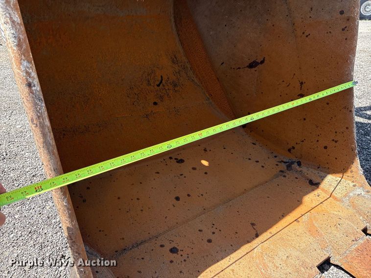 image for item EM2520 2004 Komatsu PC400LC-7 excavator