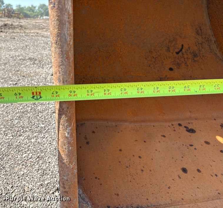 image for item EM2520 2004 Komatsu PC400LC-7 excavator