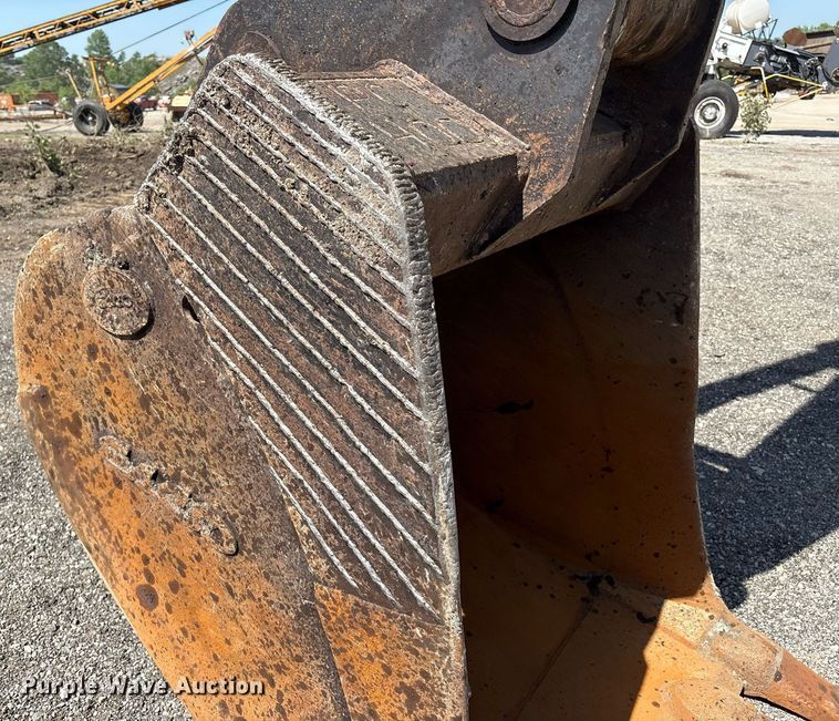 image for item EM2520 2004 Komatsu PC400LC-7 excavator