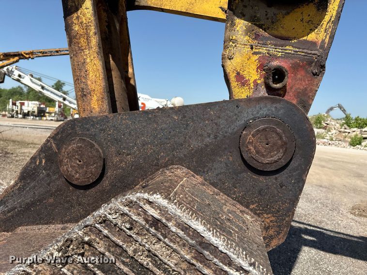 image for item EM2520 2004 Komatsu PC400LC-7 excavator