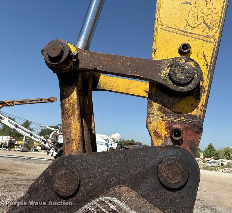 image for item EM2520 2004 Komatsu PC400LC-7 excavator