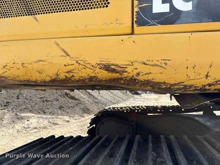 image for item EM2520 2004 Komatsu PC400LC-7 excavator