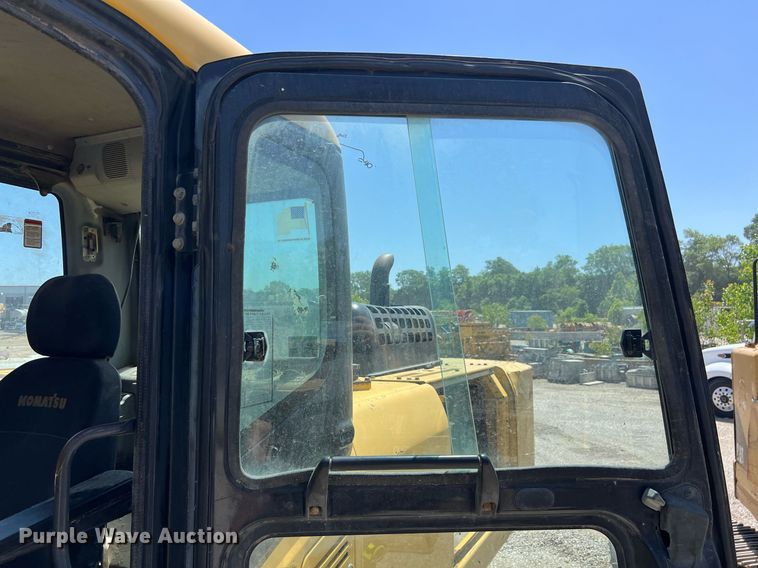 image for item EM2520 2004 Komatsu PC400LC-7 excavator