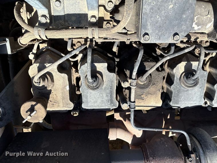 image for item EM2520 2004 Komatsu PC400LC-7 excavator