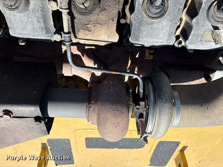 image for item EM2520 2004 Komatsu PC400LC-7 excavator