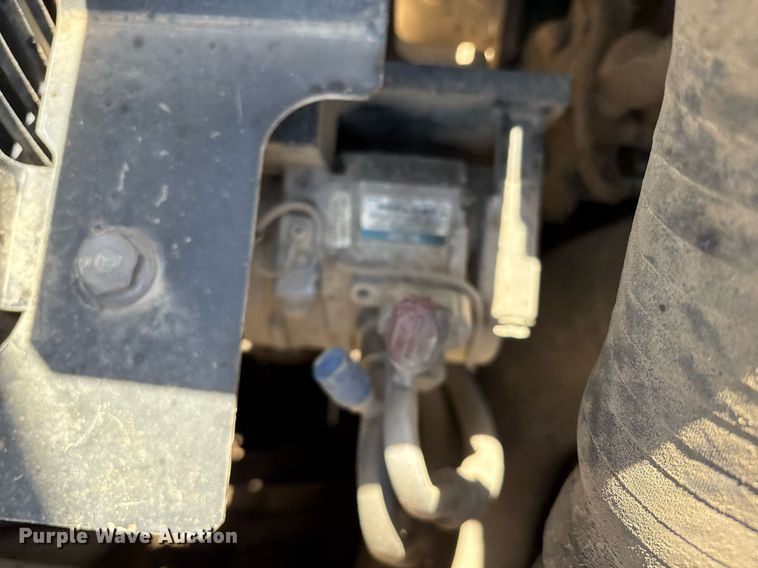 image for item EM2520 2004 Komatsu PC400LC-7 excavator