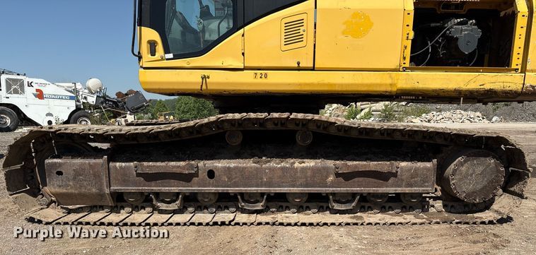 image for item EM2520 2004 Komatsu PC400LC-7 excavator