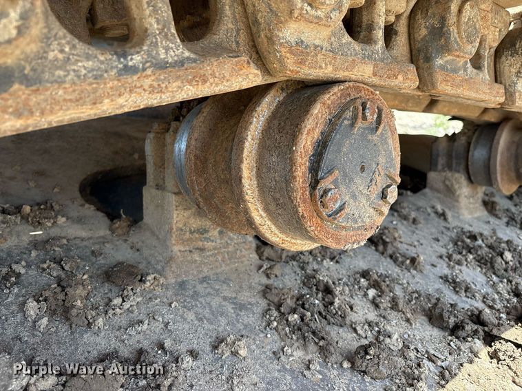 image for item EM2520 2004 Komatsu PC400LC-7 excavator