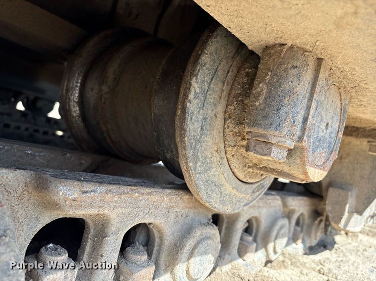 image for item EM2520 2004 Komatsu PC400LC-7 excavator