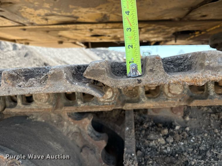 image for item EM2520 2004 Komatsu PC400LC-7 excavator