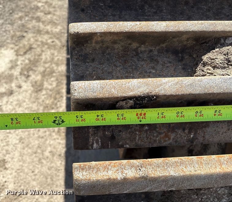 image for item EM2520 2004 Komatsu PC400LC-7 excavator