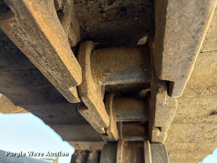 image for item EM2520 2004 Komatsu PC400LC-7 excavator