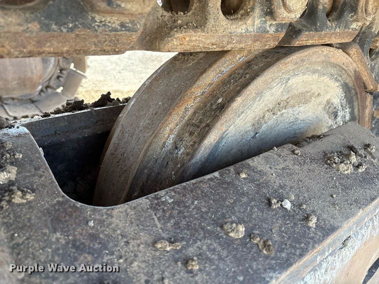 image for item EM2520 2004 Komatsu PC400LC-7 excavator