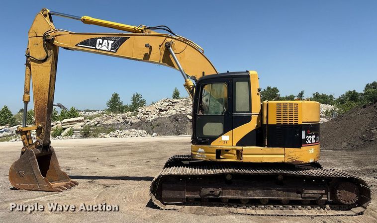 image for item EM2521 2004 Caterpillar 321C LCR excavator