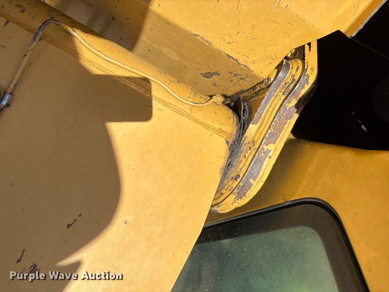 image for item EM2521 2004 Caterpillar 321C LCR excavator