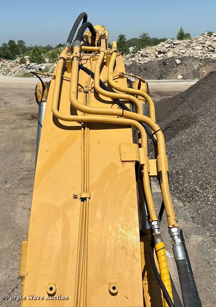 image for item EM2521 2004 Caterpillar 321C LCR excavator
